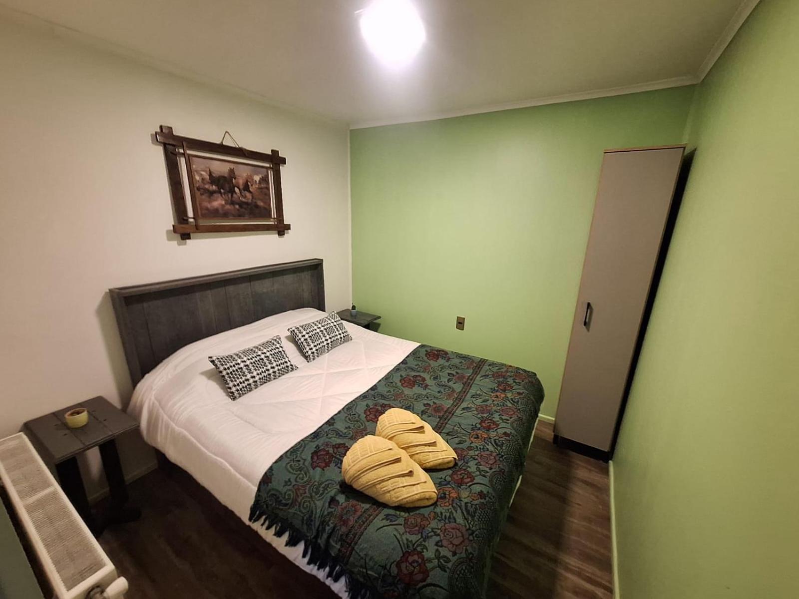 Hostel Kuntur Puerto Natales Dış mekan fotoğraf