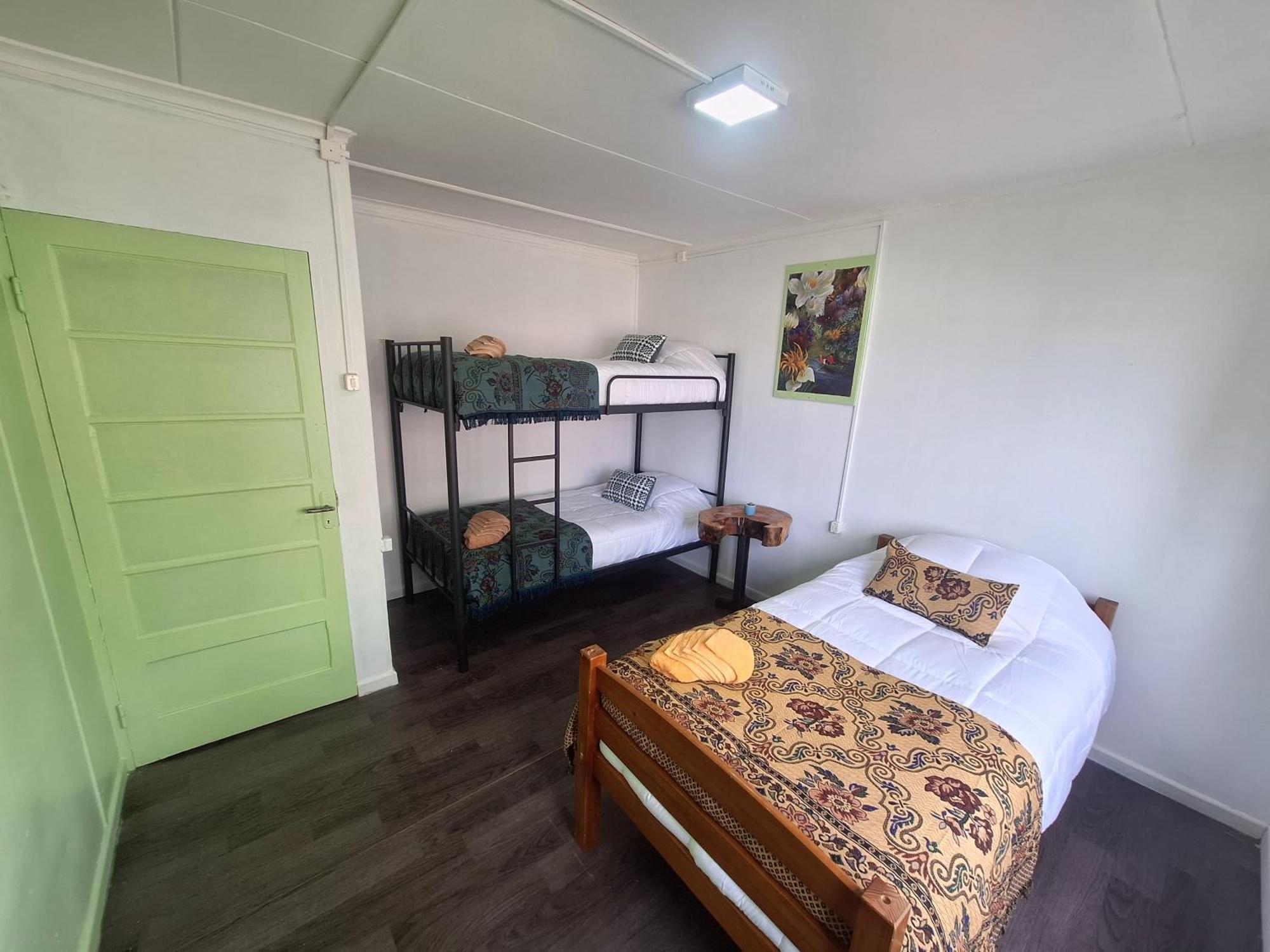 Hostel Kuntur Puerto Natales Dış mekan fotoğraf